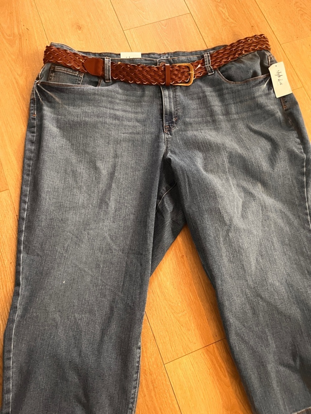 Capri Mid Rise Jeans w/ Braided Belt Size 24W Dark Wash Denim Curvy Fit